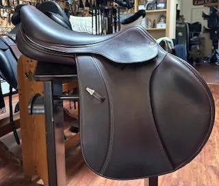 Equipe EK 26 Long Forward Flap Consignment Saddle - M 1  1