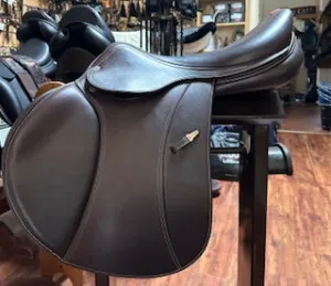 Equipe EK 26 Long Forward Flap Consignment Saddle - M 1  1